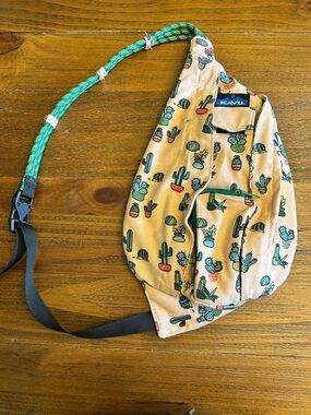 KAVU Rope Bag in the Prickle Perfect pattern.